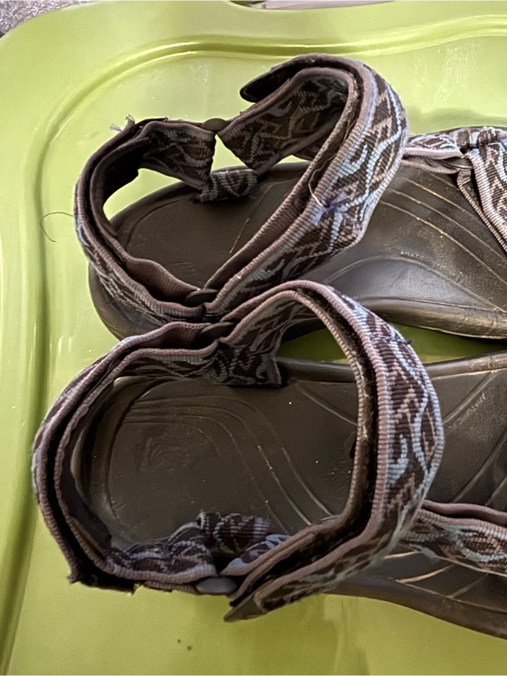 Teva Black Strappy Comfort Sandals Sz 9 Excellent Preowned Condition